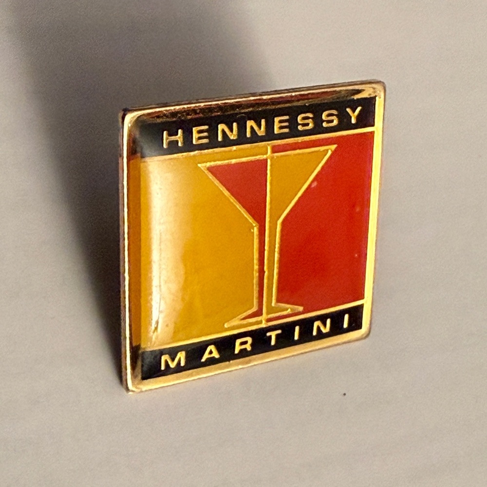 🍸 Hennessy Martini Cocktail Lapel Pin